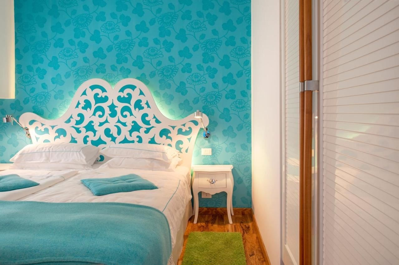 rooms-double-for-single-use