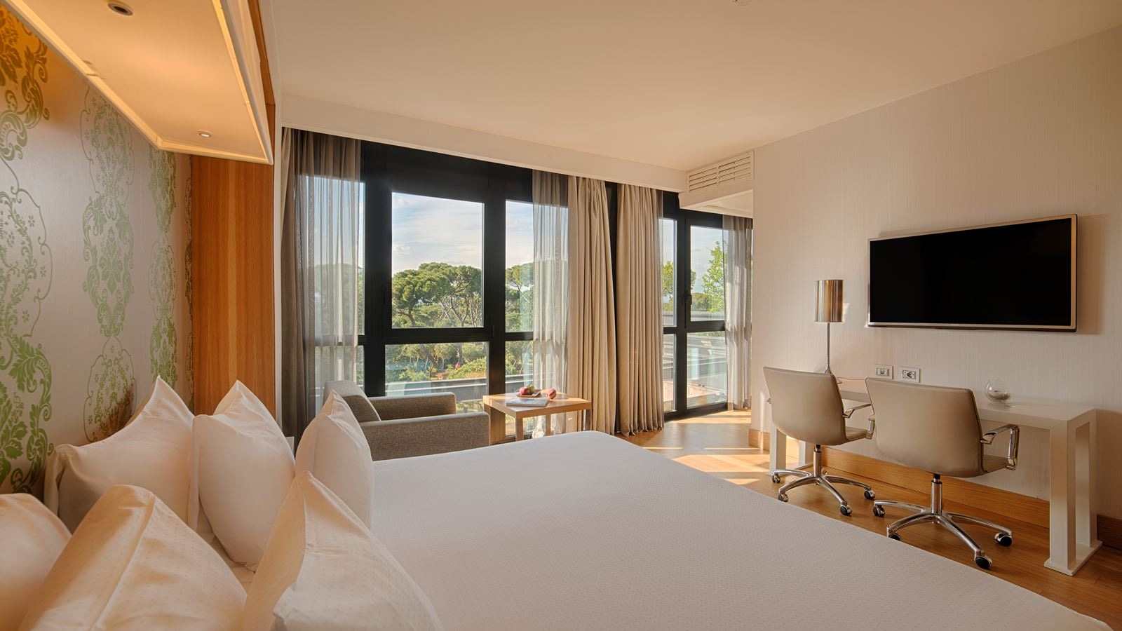 rooms-family-room-capacity-3