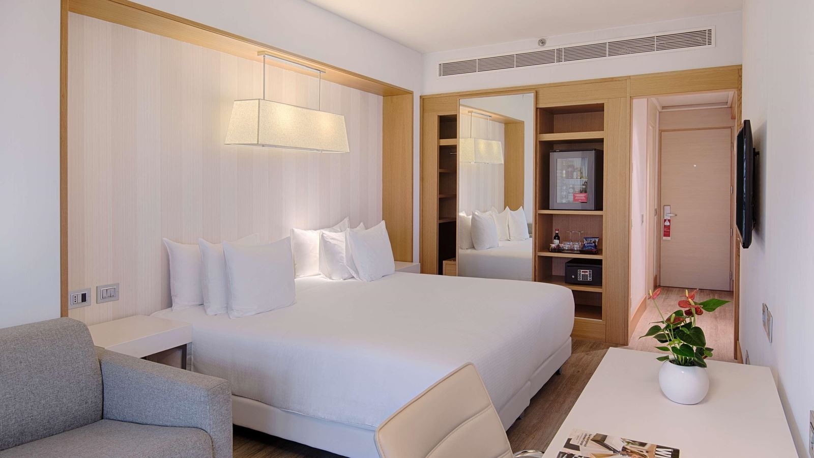 rooms-double-single-use-superior-with-views
