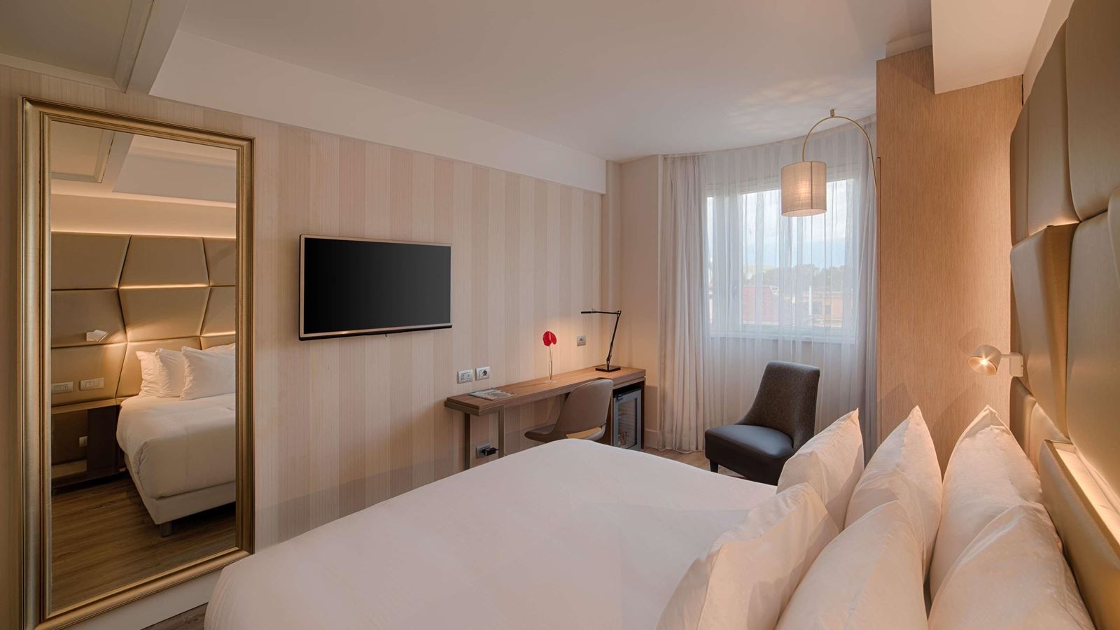 rooms-double-superior-with-views