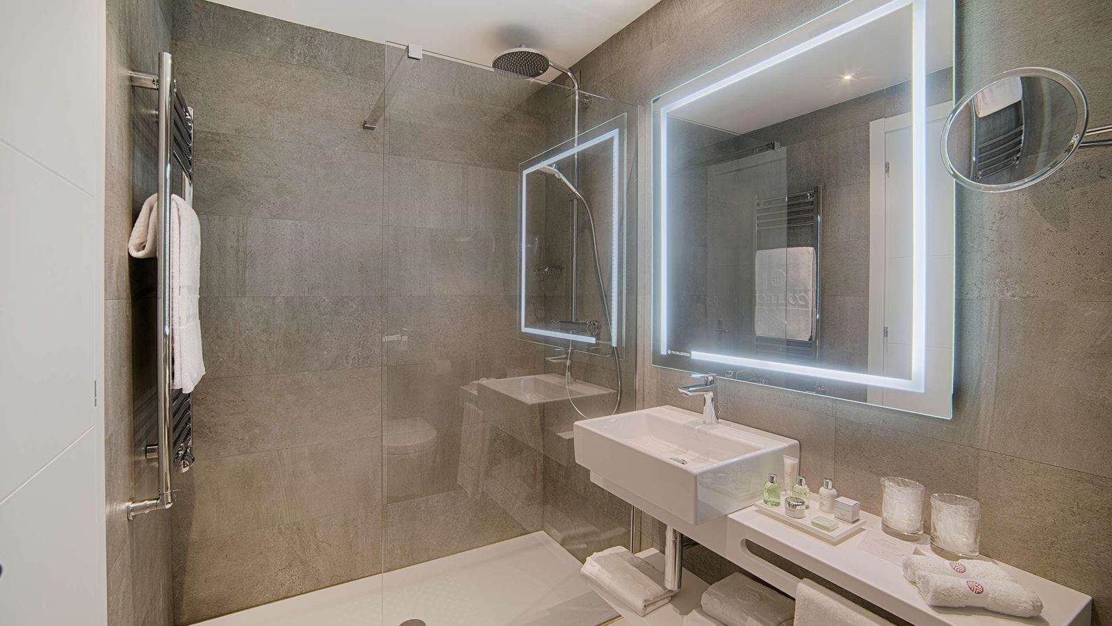 rooms-double-superior-with-views