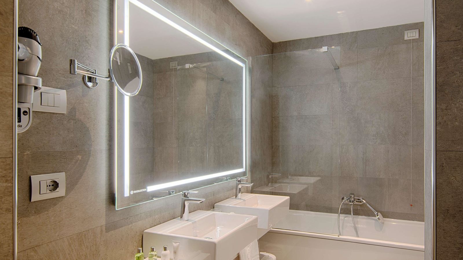 rooms-double-superior-with-views