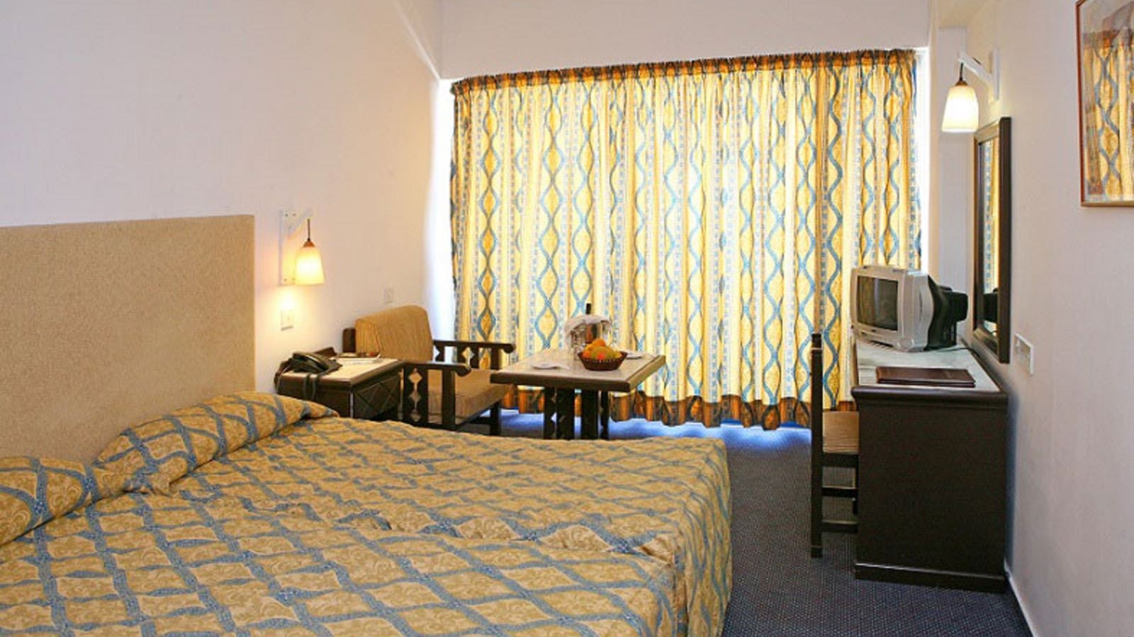 rooms-standard-room-seaview-balcony