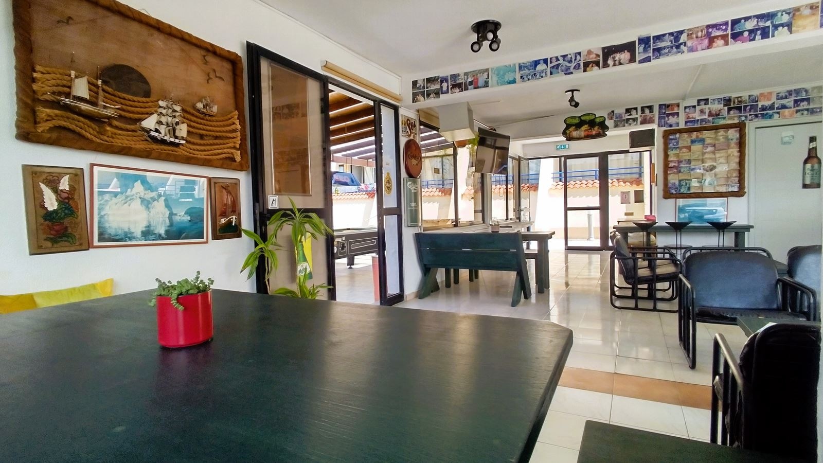 restaurants-restaurants