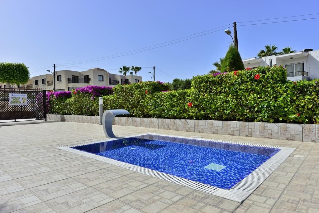 pools-outdoor-childrens-pool