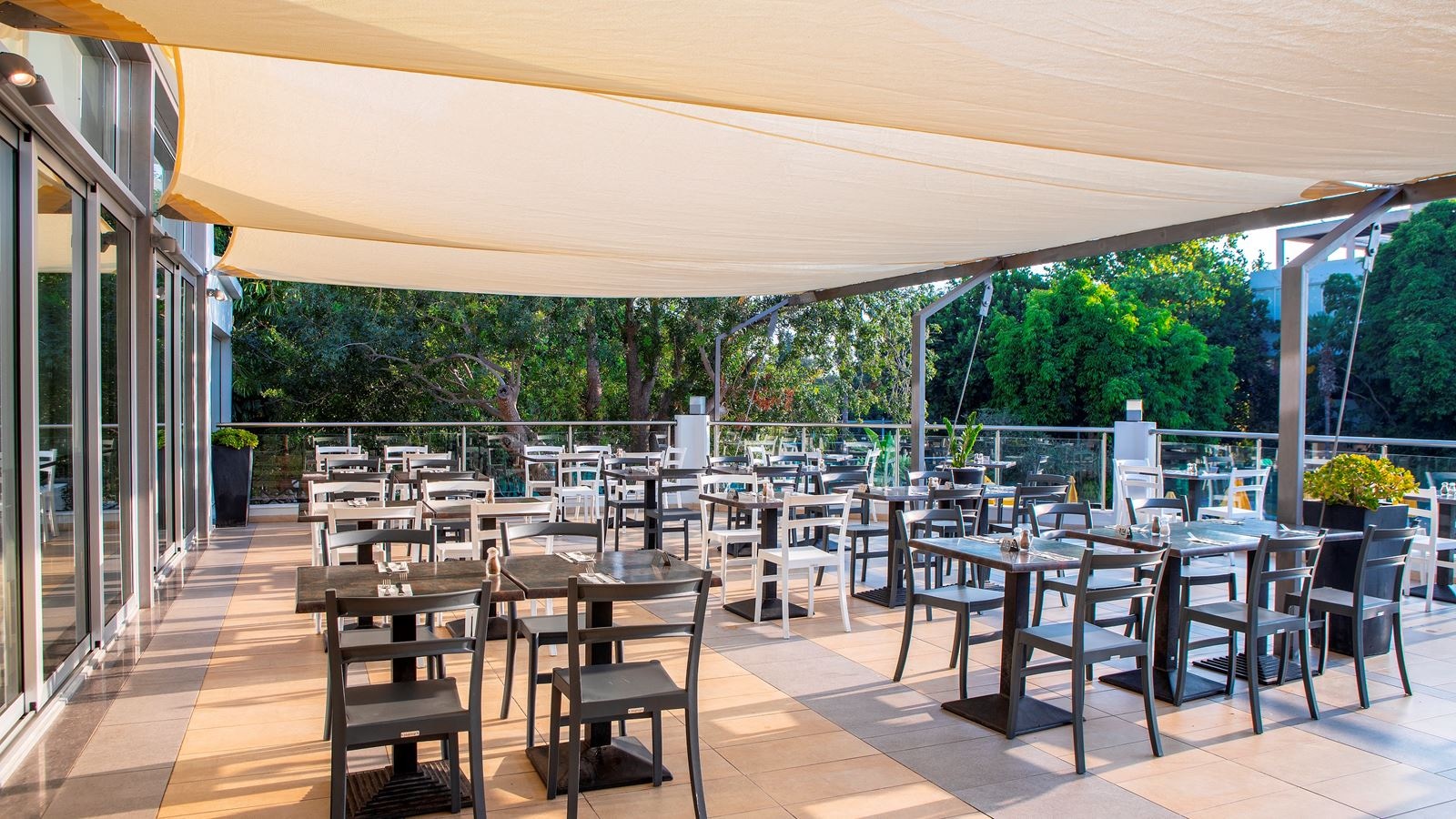 restaurants-alexander-restaurant