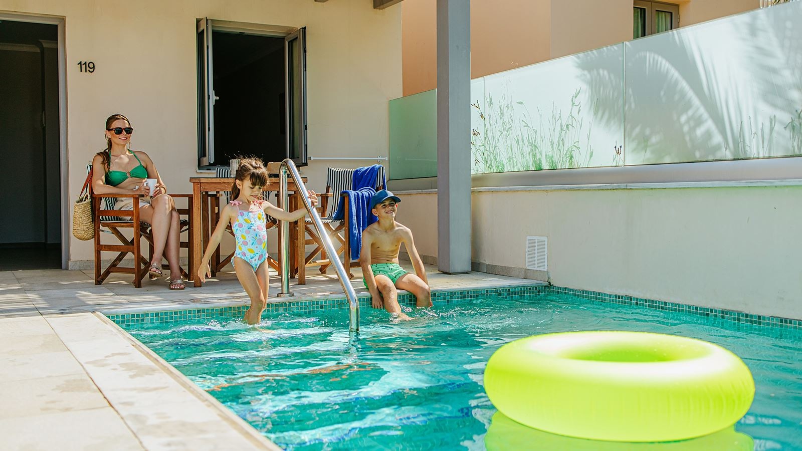 rooms-1-bedroom-suite-privatepoolterrace