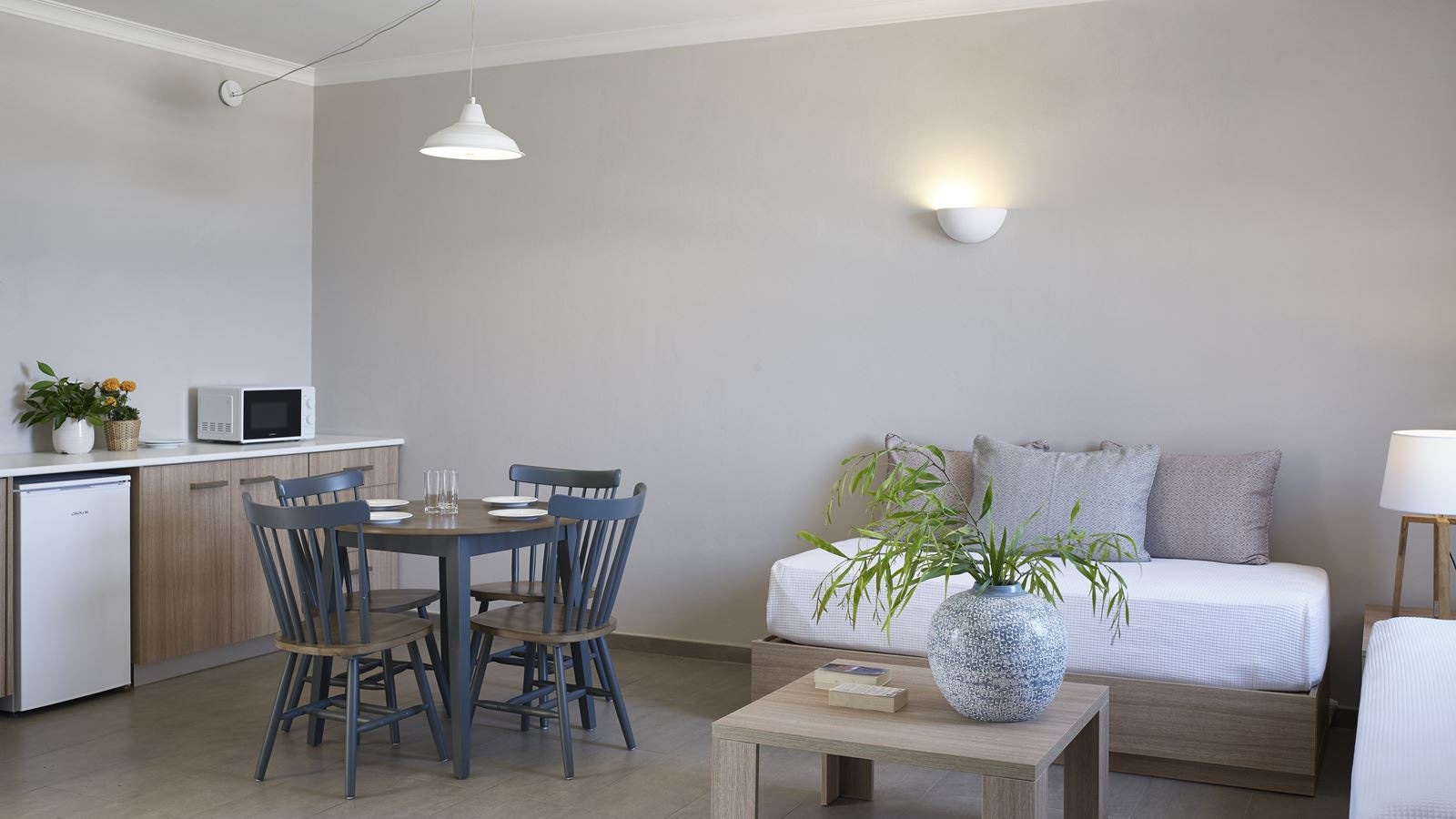 rooms-1-bedroom-suite-privatepoolterrace