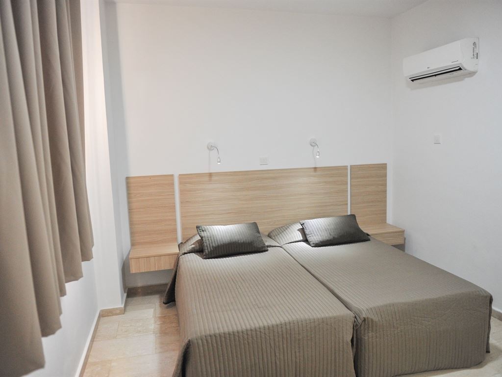 rooms-studio-standard-pool-view