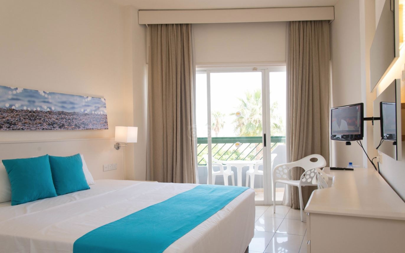 rooms-double-room-mountain-view