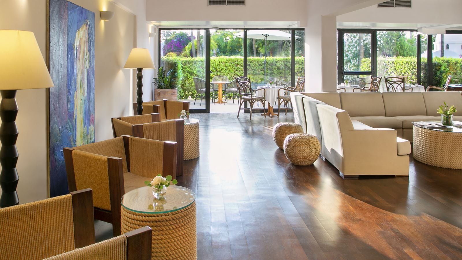 bars-prenium-lounge