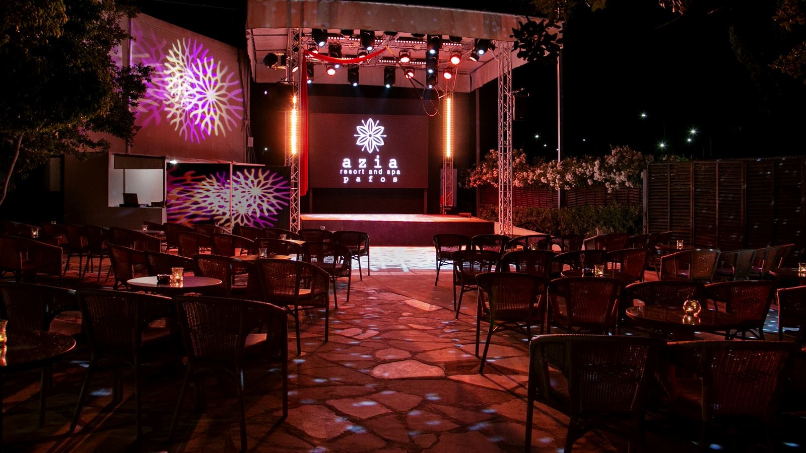 bars-the-stage-area