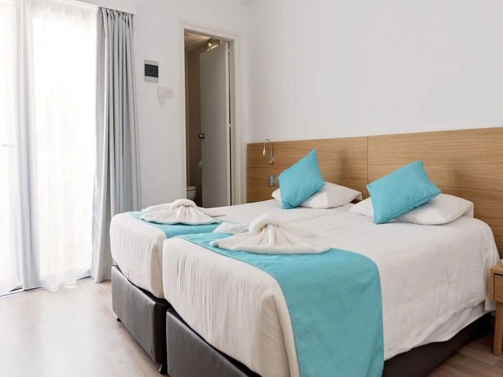 rooms-standard-room