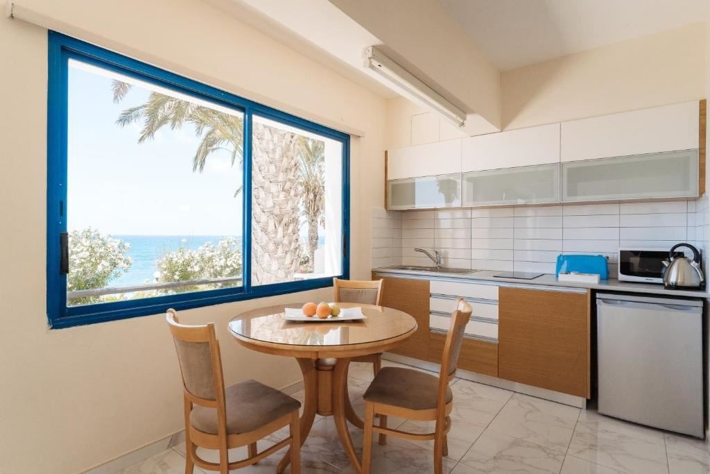 rooms-superior-studio-seaview-balcony