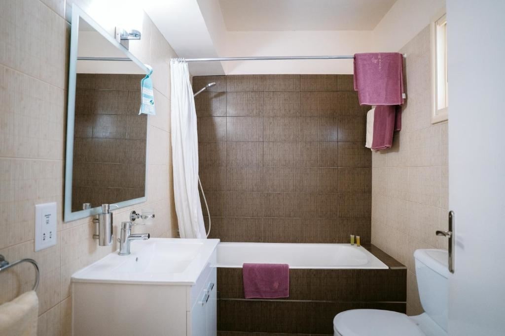 rooms-1-bedroom-standard-apartment-seaview-balcony-or-terrace