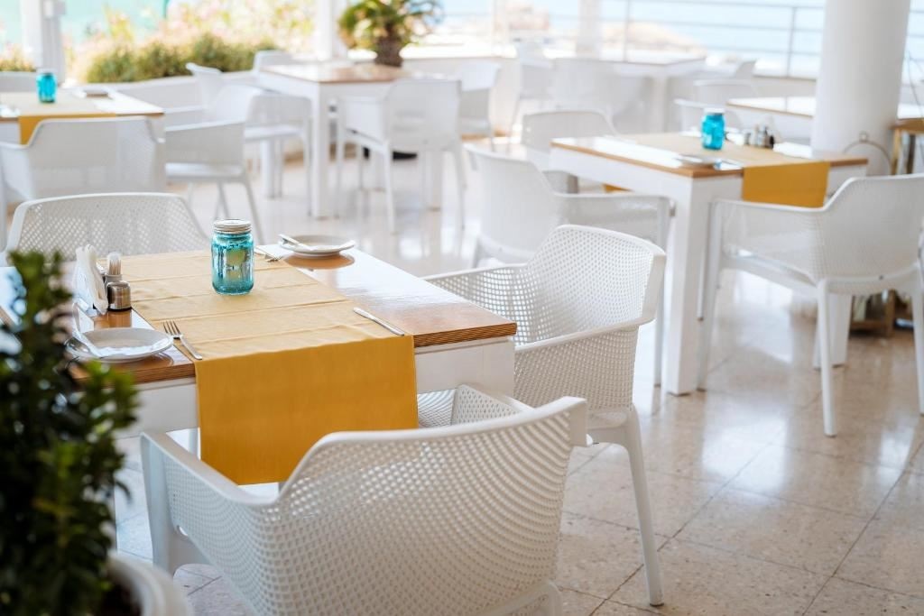 restaurants-sunset-bar-and-terrace