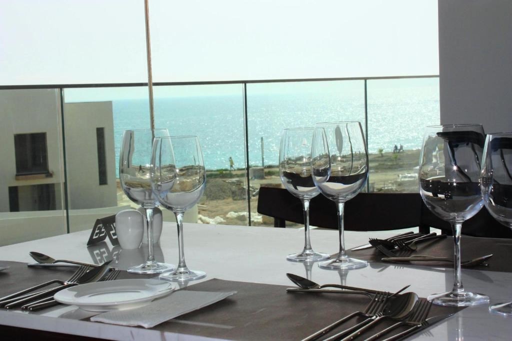 restaurants-restaurant