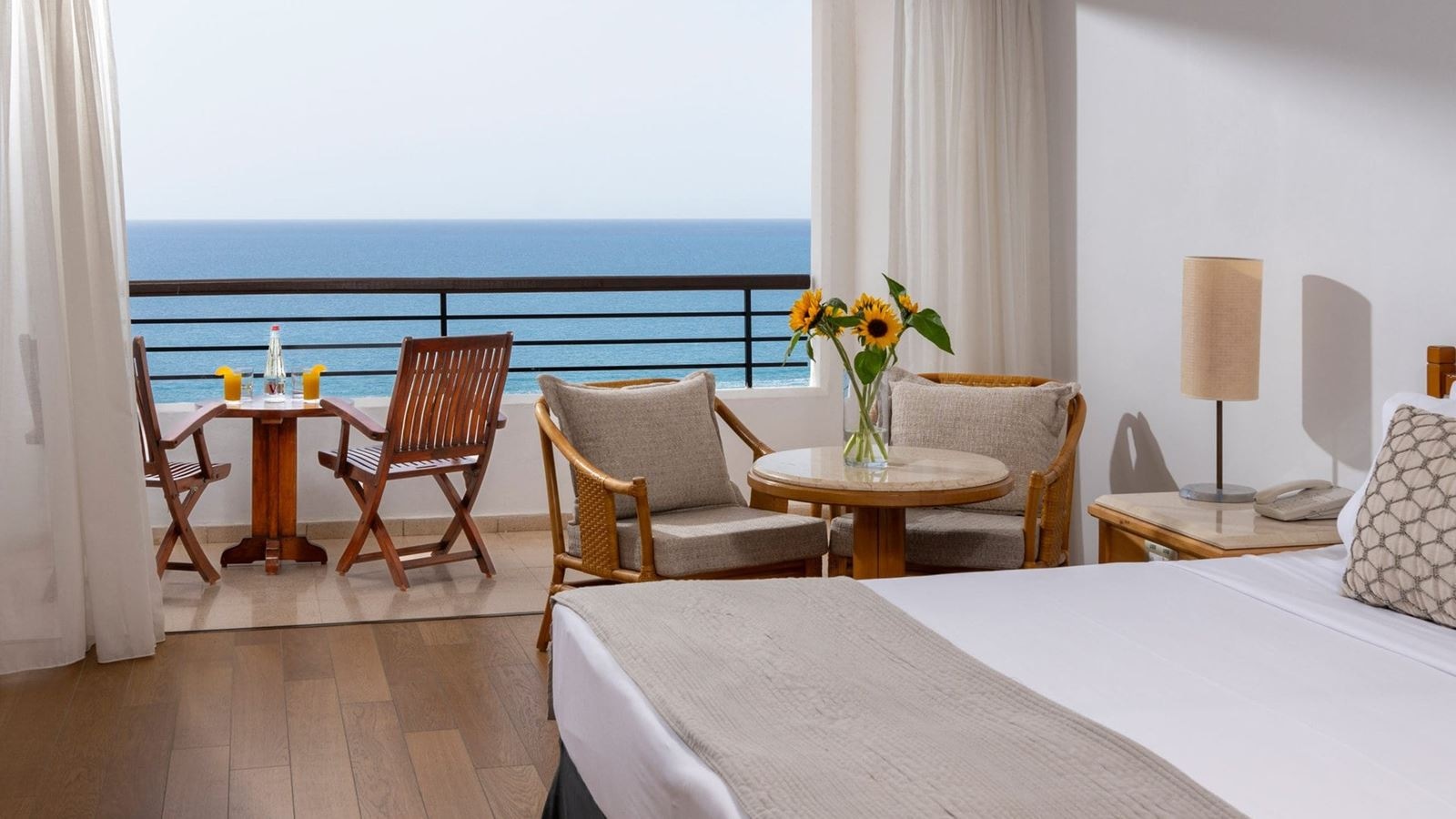 rooms-twin-standard-room-seaview