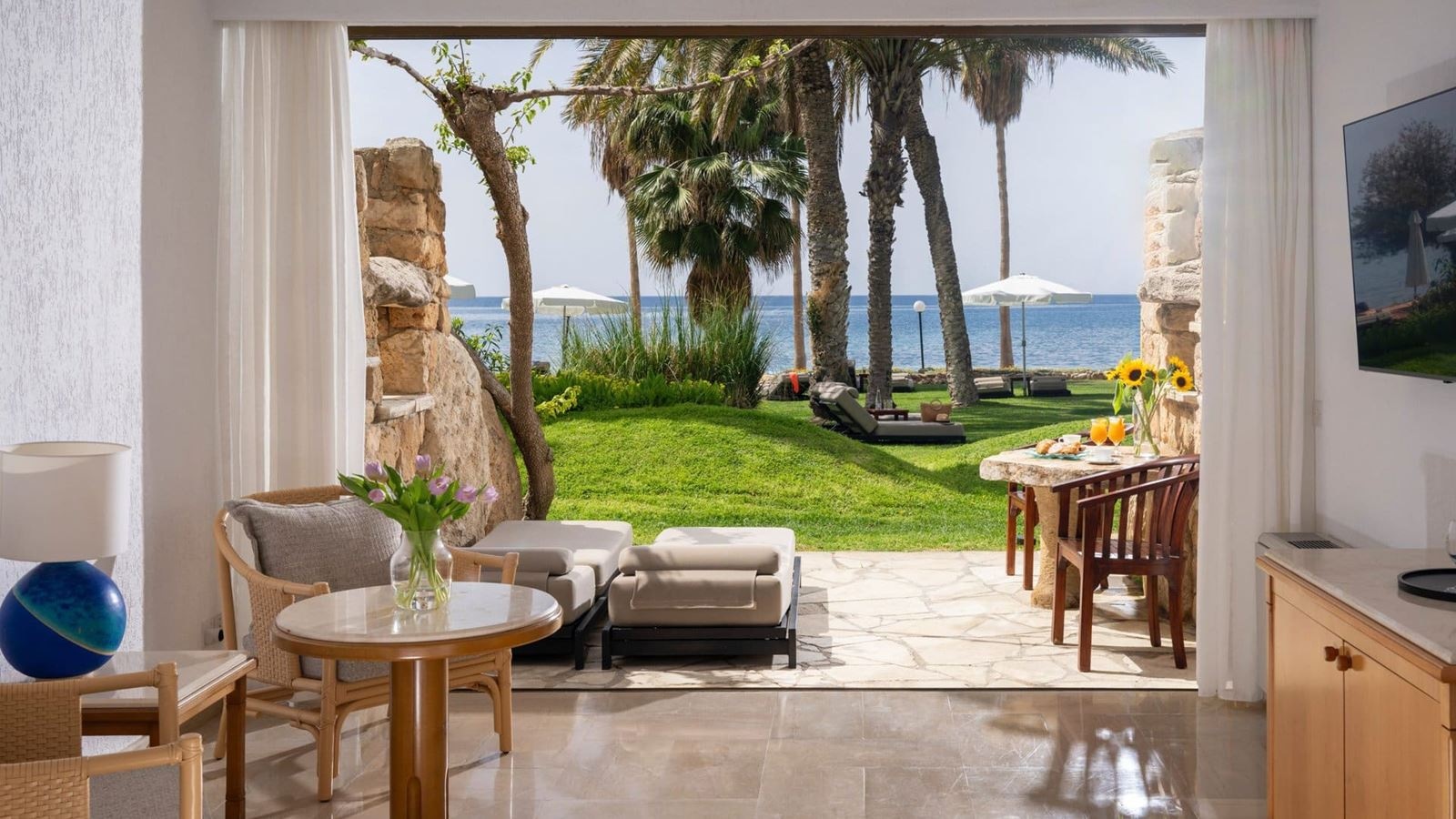 rooms-beach-suite-seaview-terrace