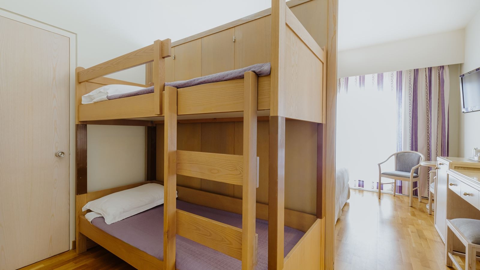 rooms-annex-superior-family-room--inland-view-balcony-