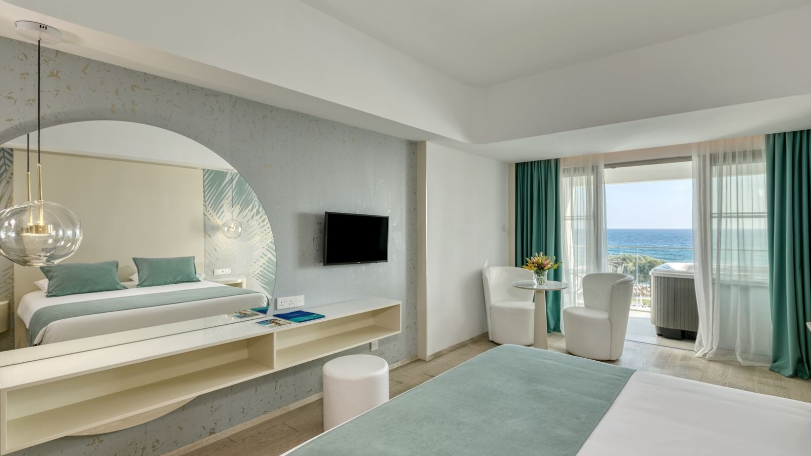 rooms-standard-juniorsuite-seaview-with-jacuzzi