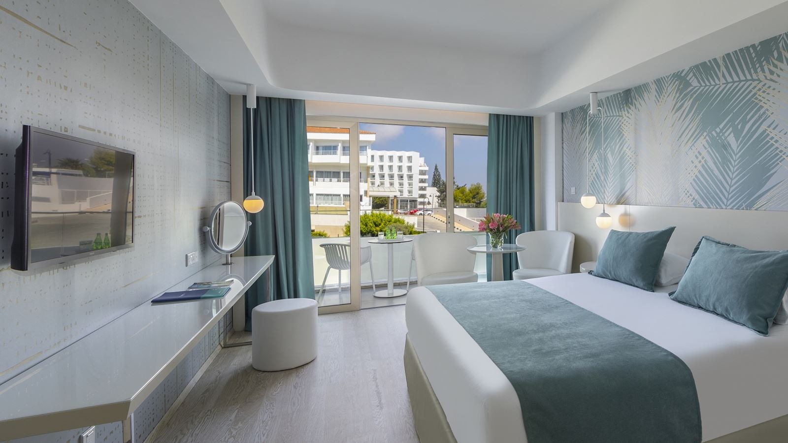 rooms-superior-room-private-jacuzzi-terrace