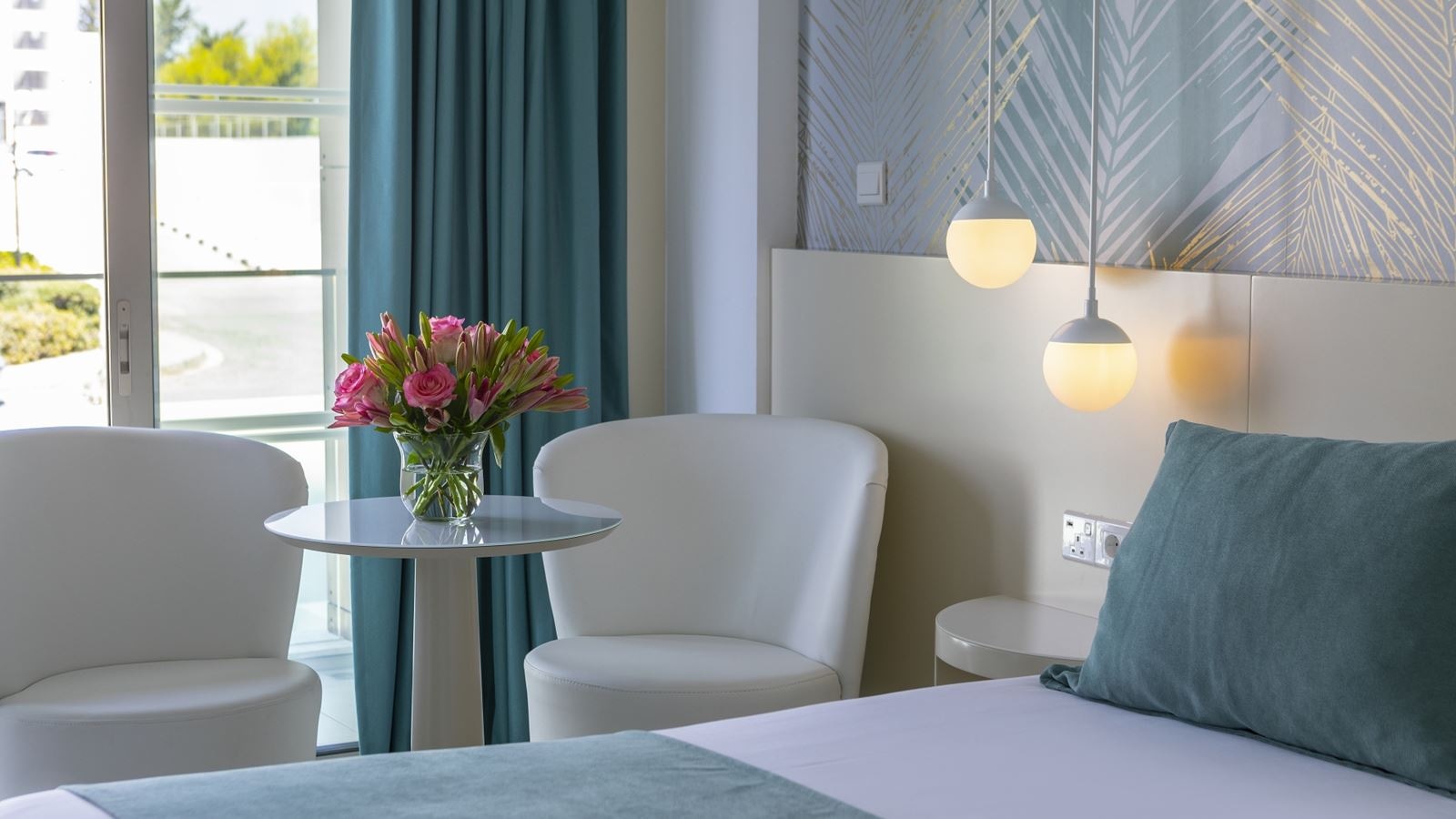 rooms-superior-room-private-jacuzzi-terrace