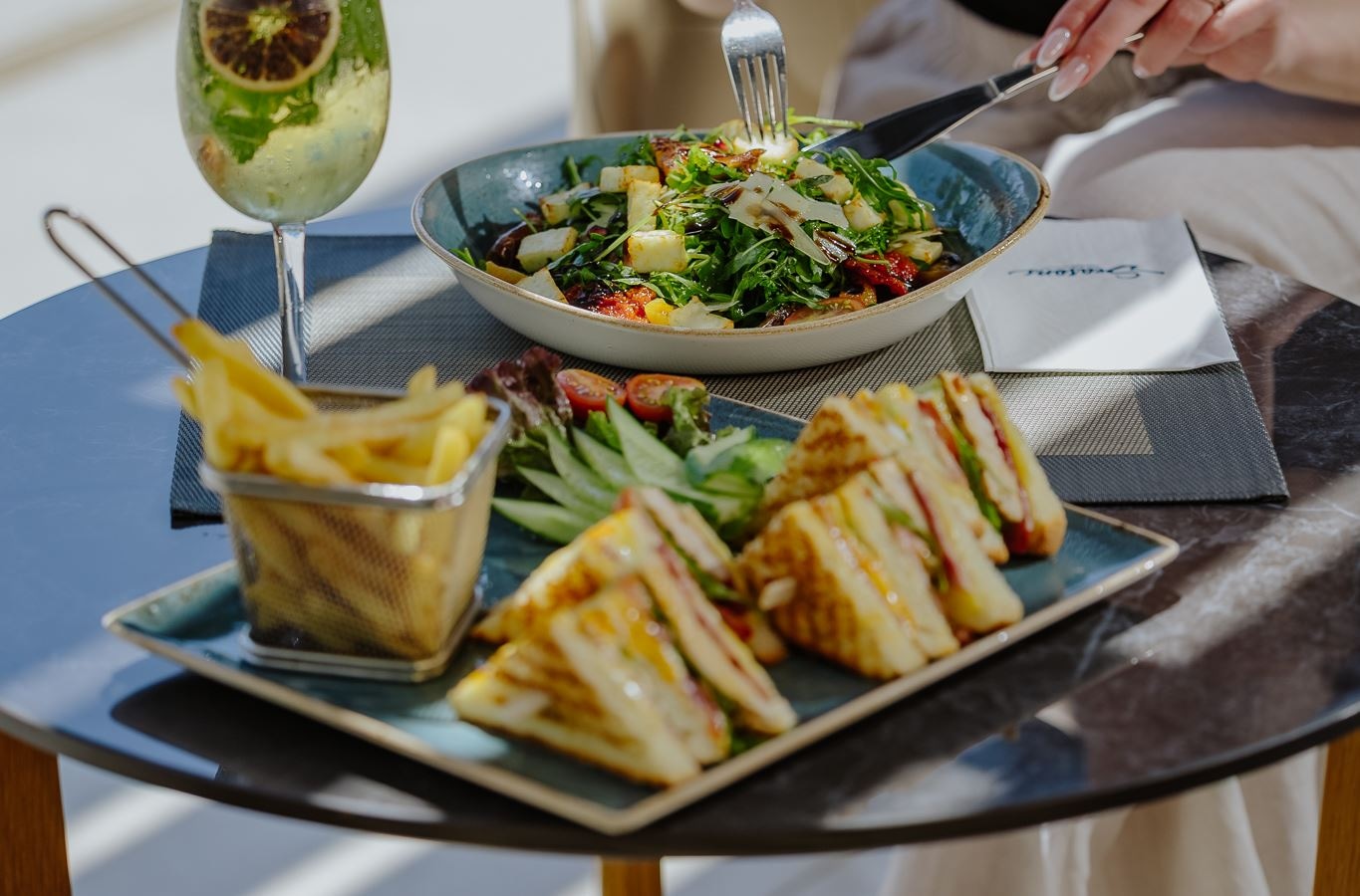 restaurants-pool-restaurant