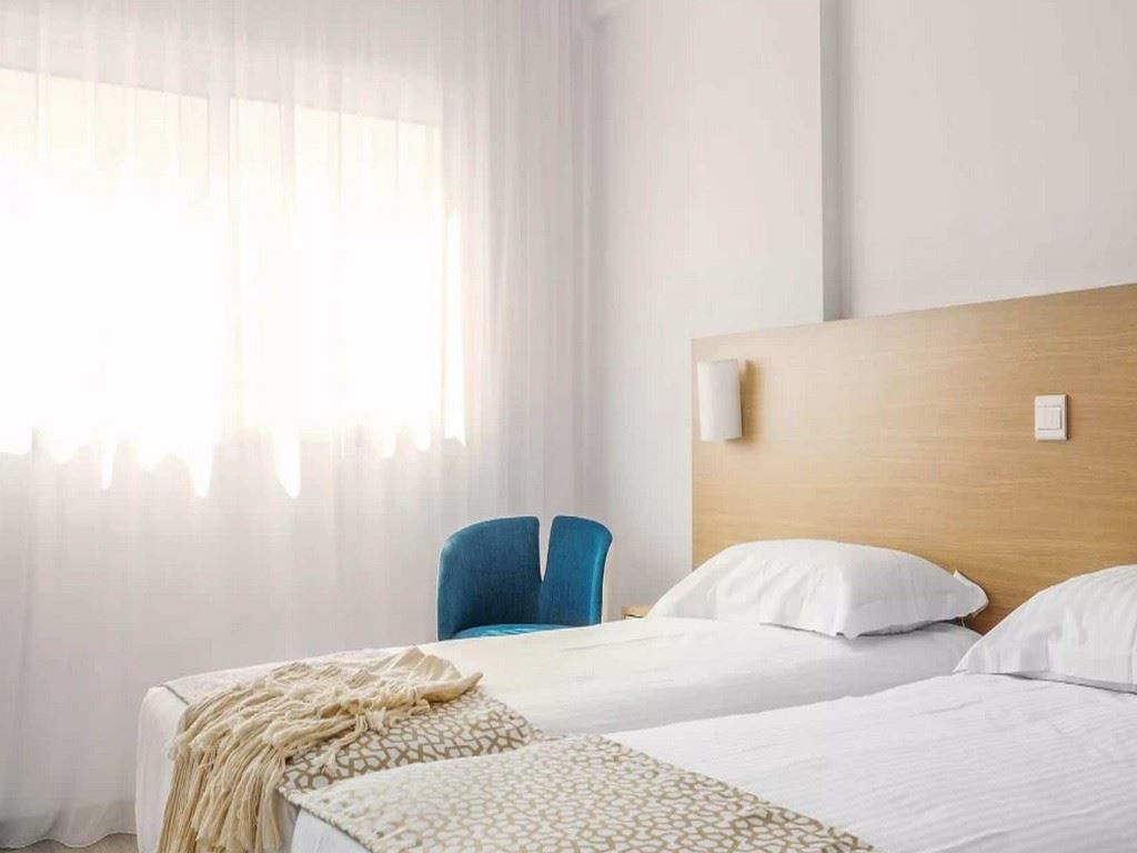 rooms-singleuse-standard-room-balcony-or-terrace
