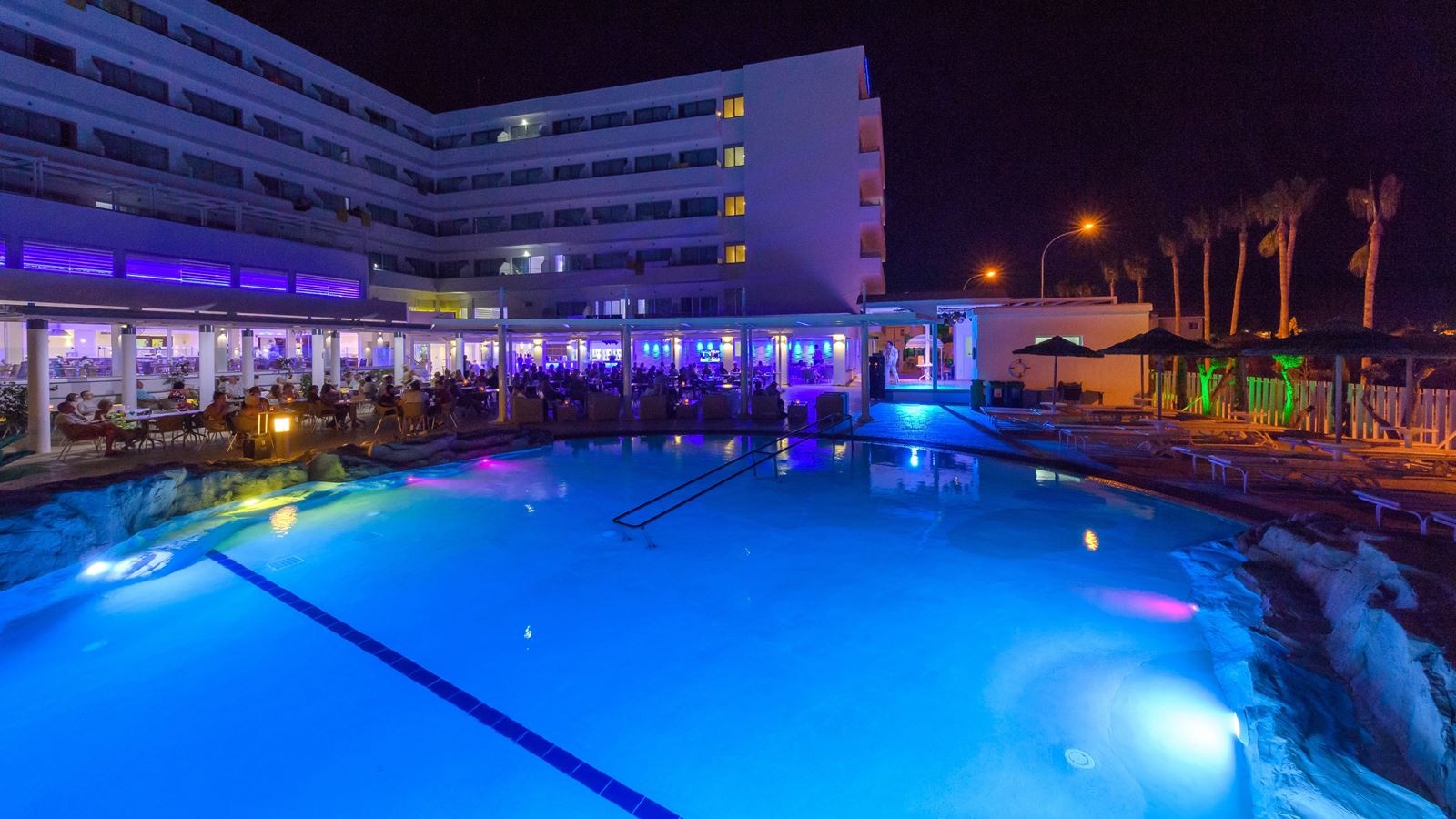 pools-outdoor--indoor-pool