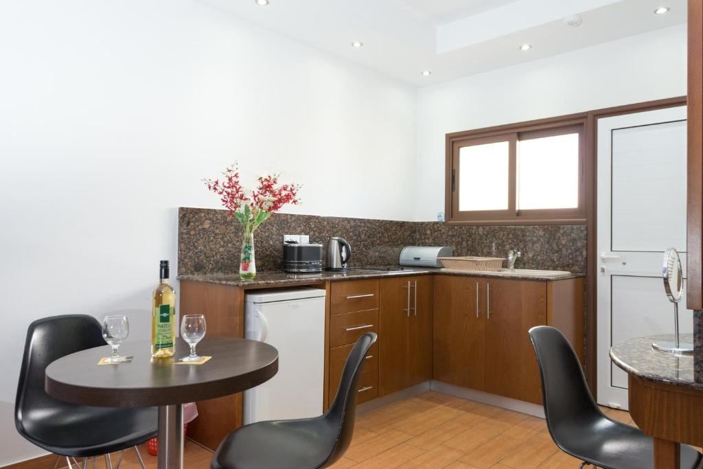 rooms-deluxe-studio-balcony-or-terrace