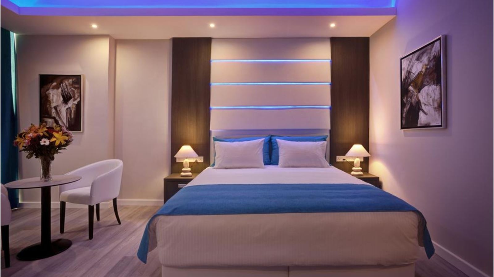 rooms-family-room-capacity-4