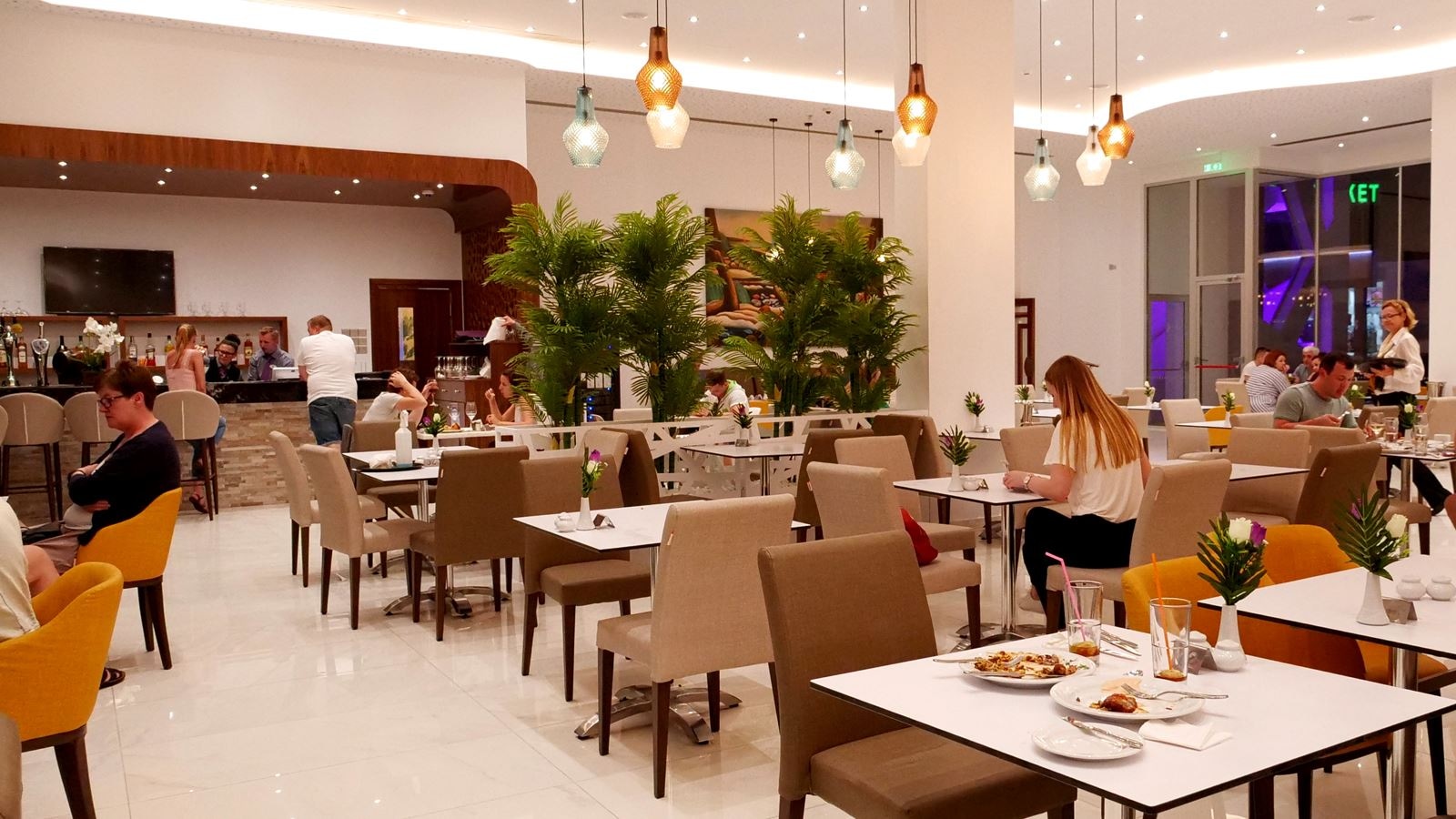 restaurants-restaurants