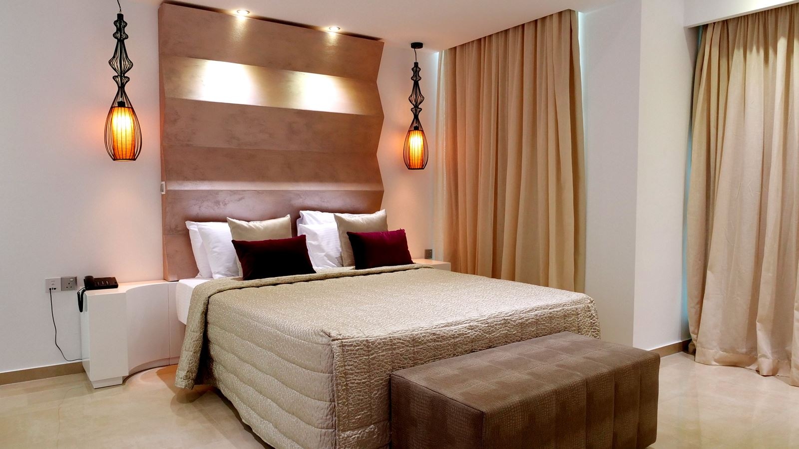 rooms-superior-room-sea-view-balcony