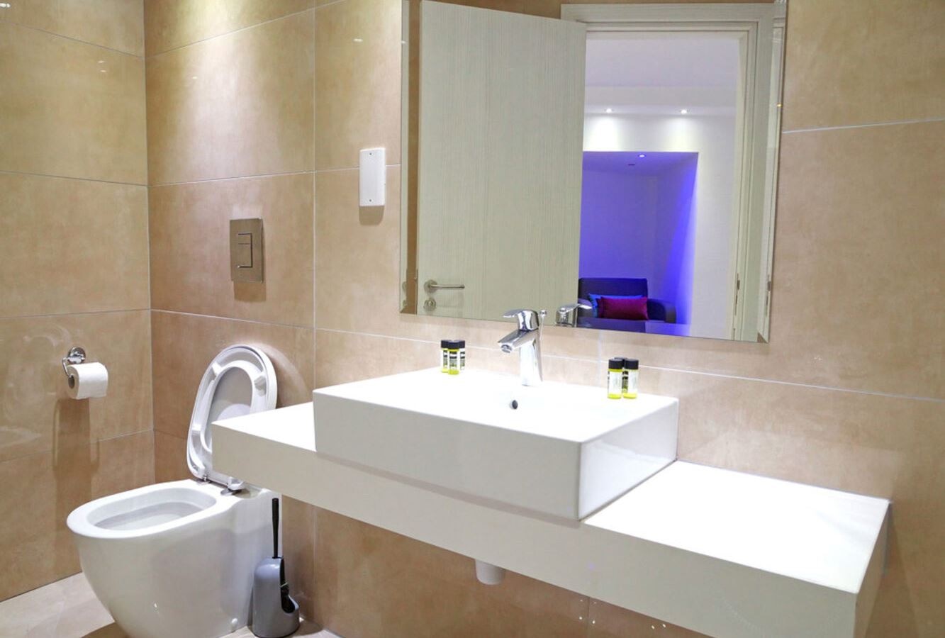 rooms-junior-suite-seaview-balcony