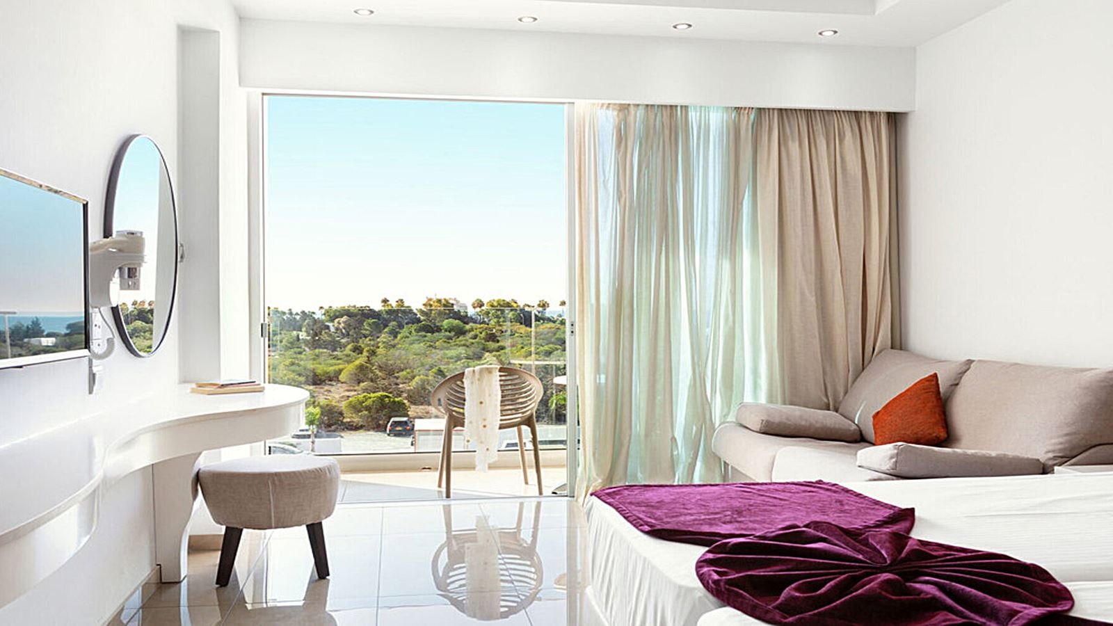 rooms-superior-room-seaview-balcony