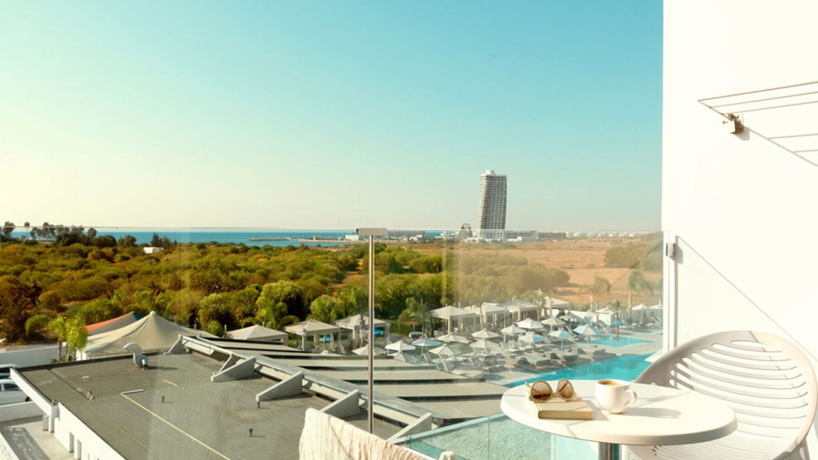 rooms-superior-room-seaview-balcony