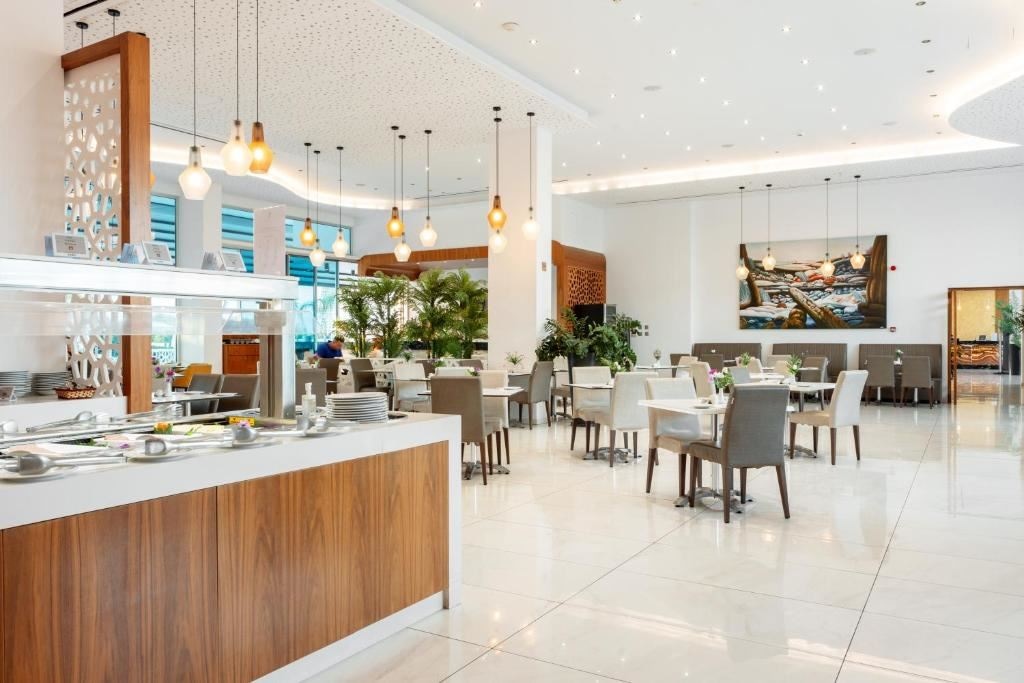 restaurants-restaurants