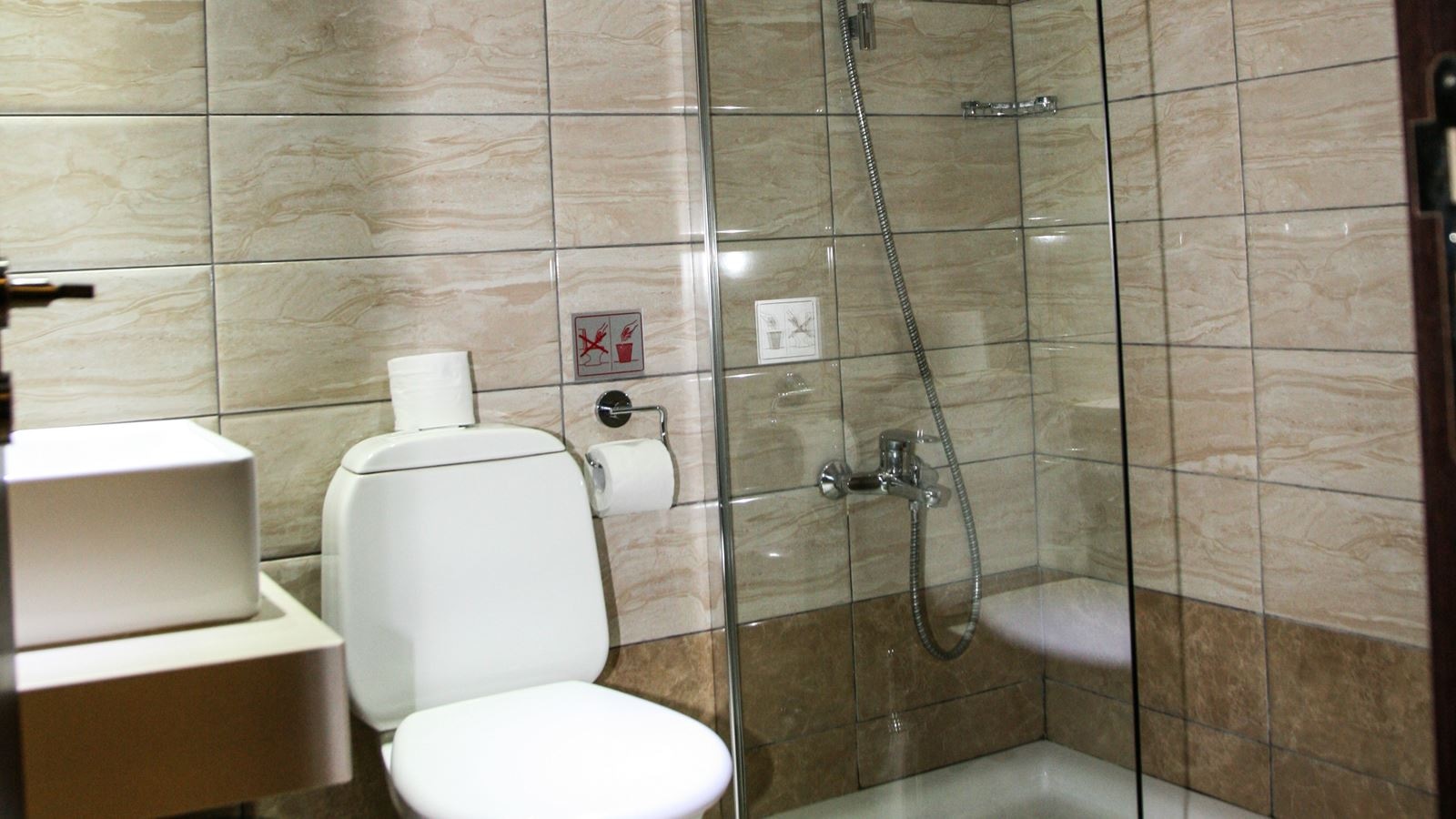 rooms-twin-standard-room