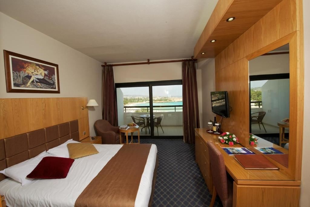 rooms-elegance-room-seaviewbalcony