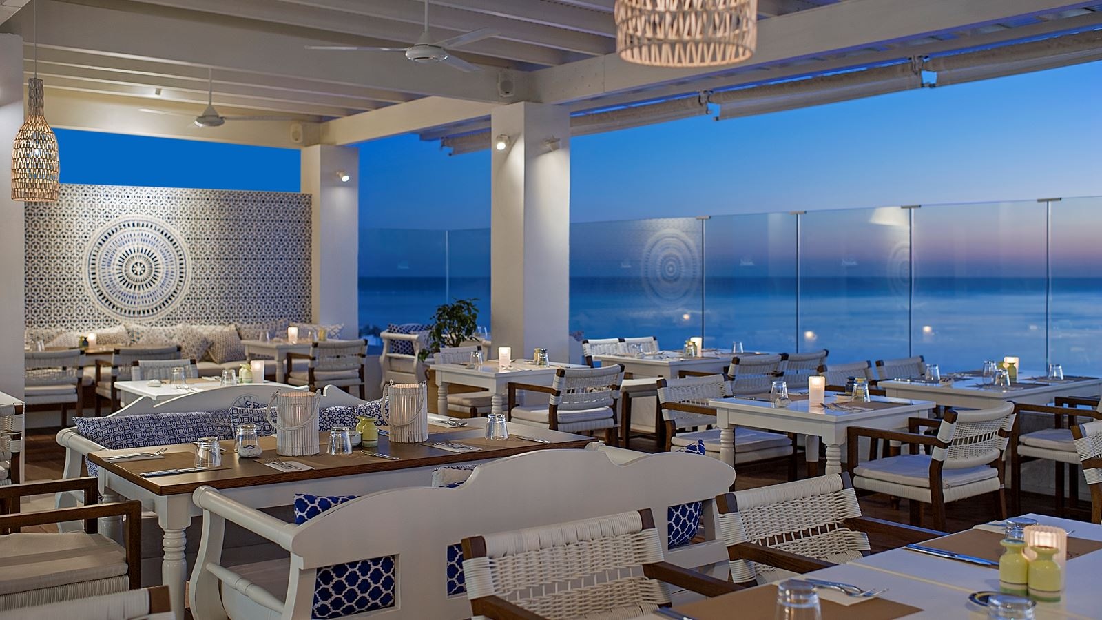 restaurants-roof-burger-bar