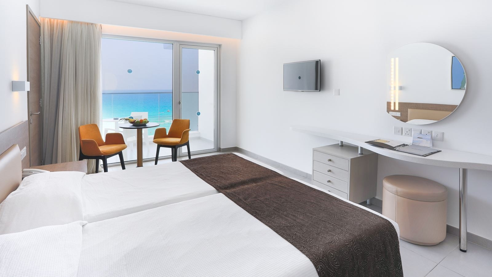 rooms-standard-room--sea-view-balcony-