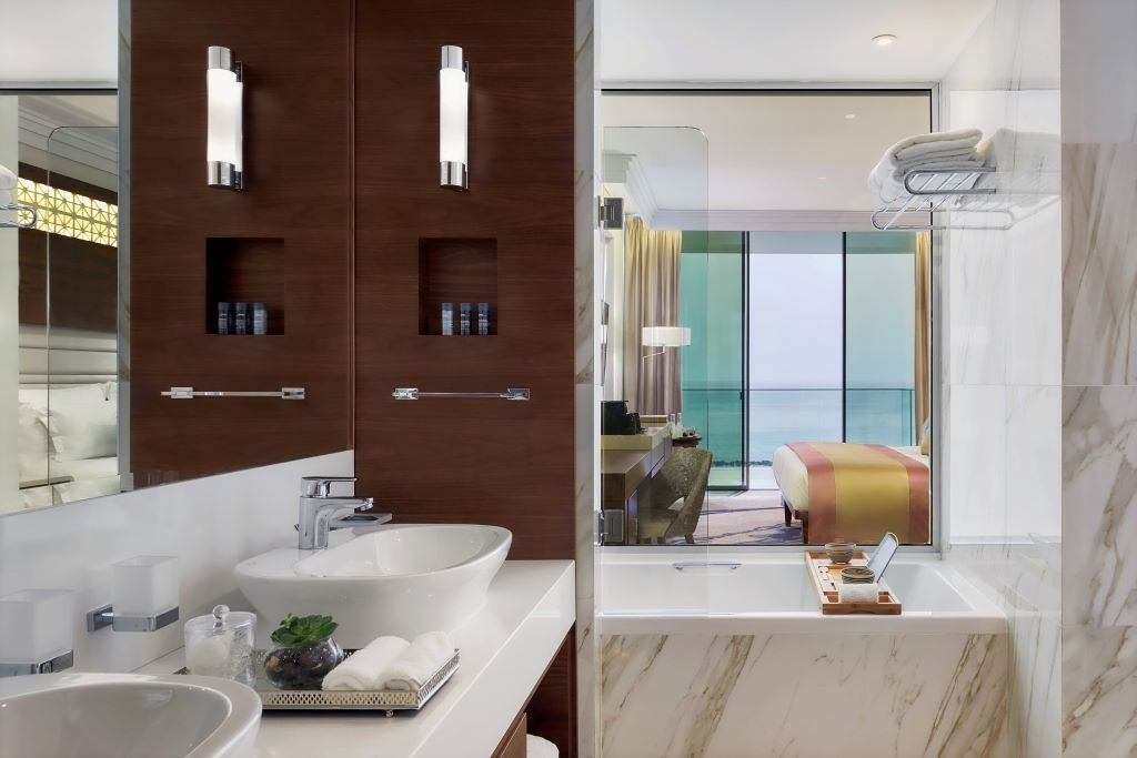 rooms-standard-junior-suite-seaview-balcony-or-terrace