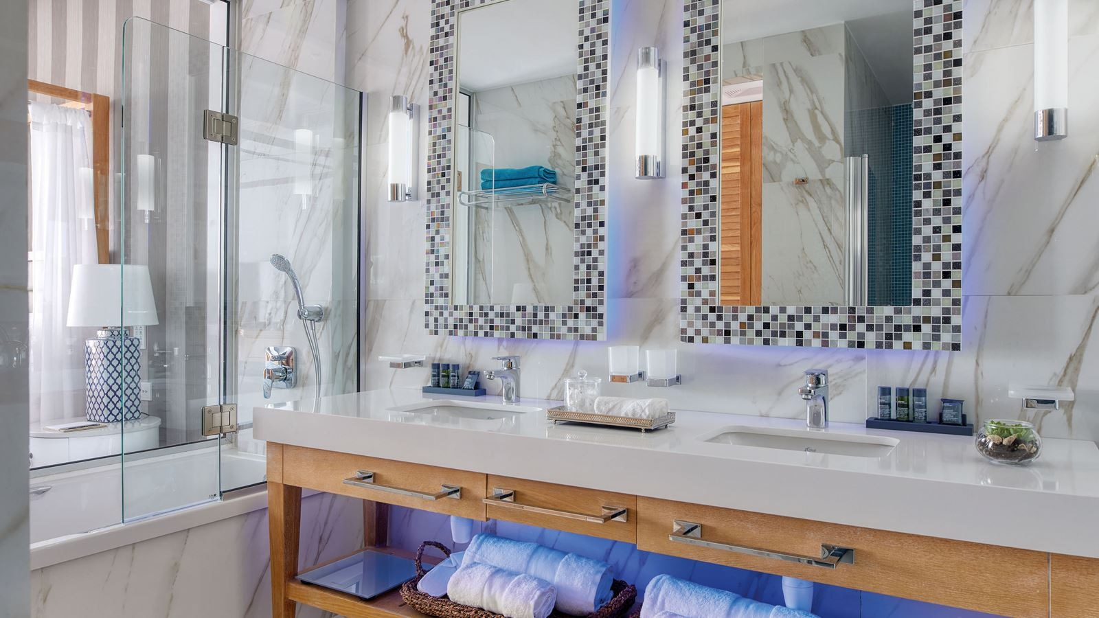 rooms-room-superior-cabana-seaview-private-garden