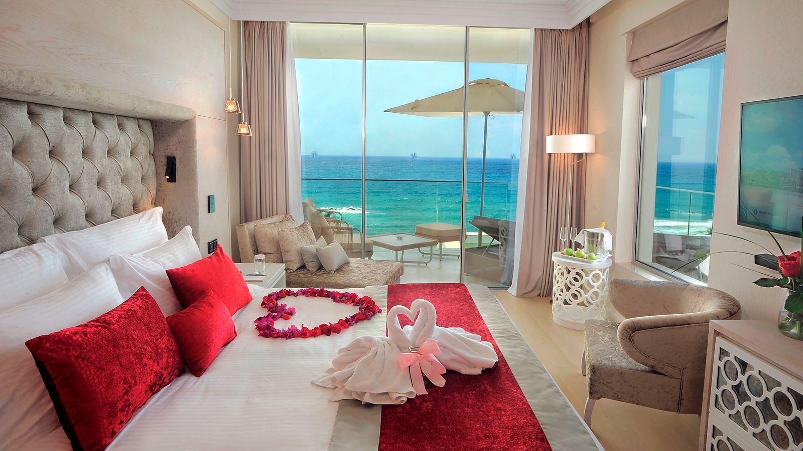 rooms-suite-seaview-honeymooners