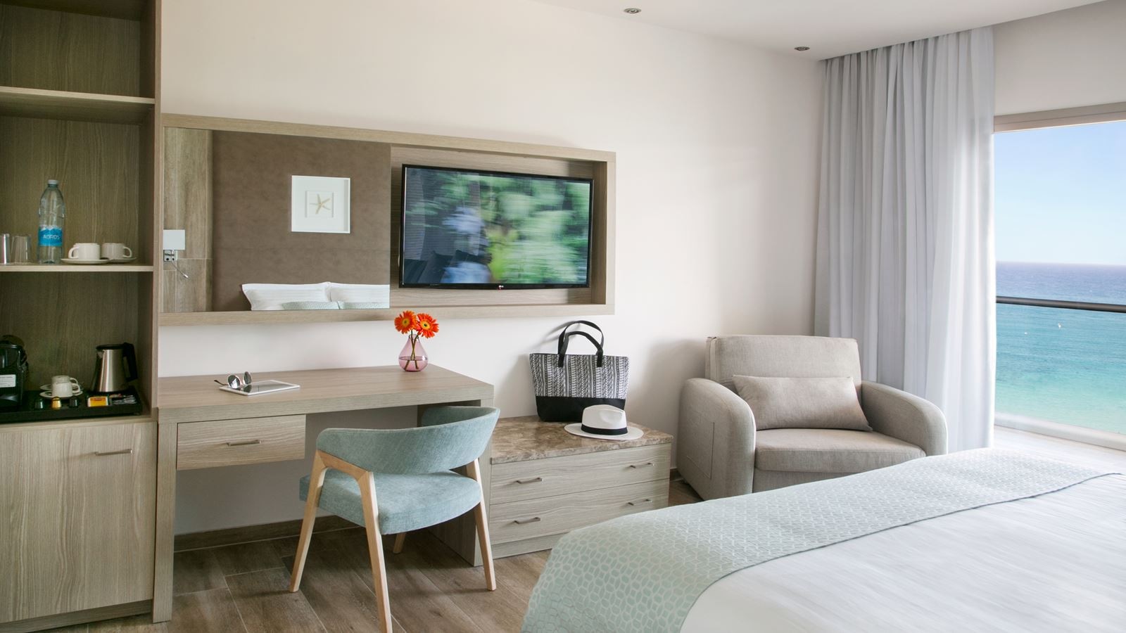 rooms-room-superior-front-sea-view