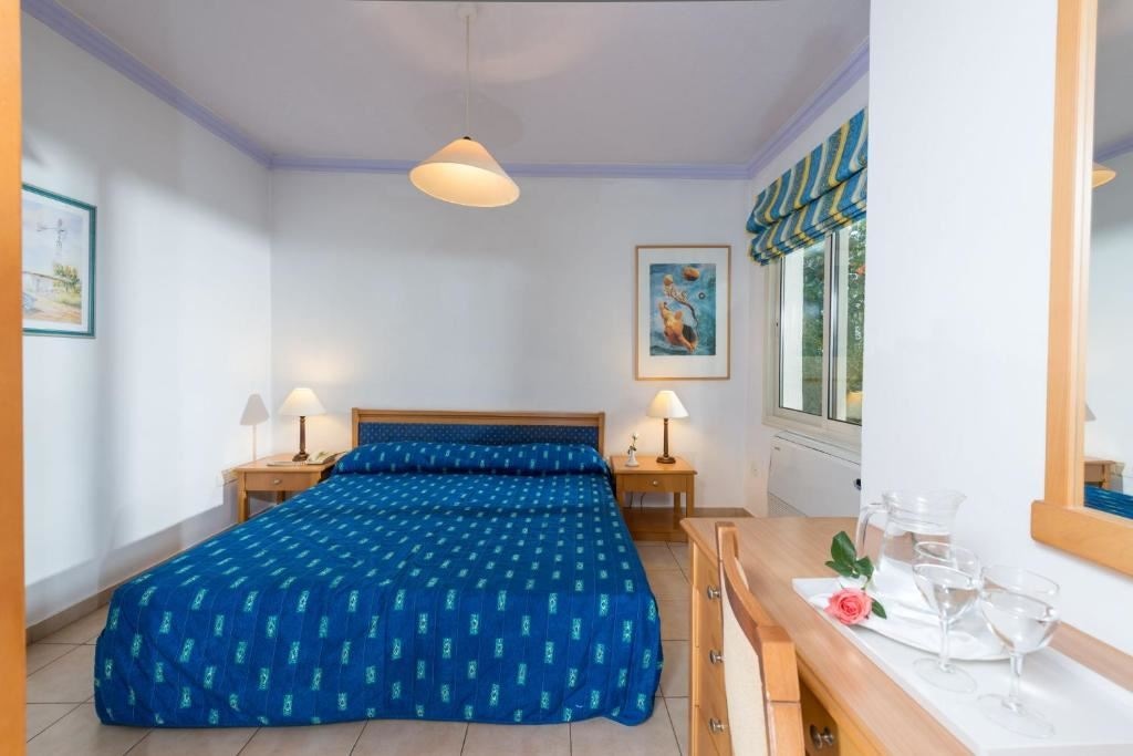 rooms-2-bedroom-standard-apartment