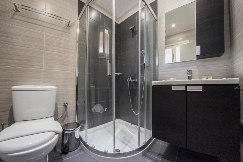 rooms-twin-standard-room-seafront-balcony