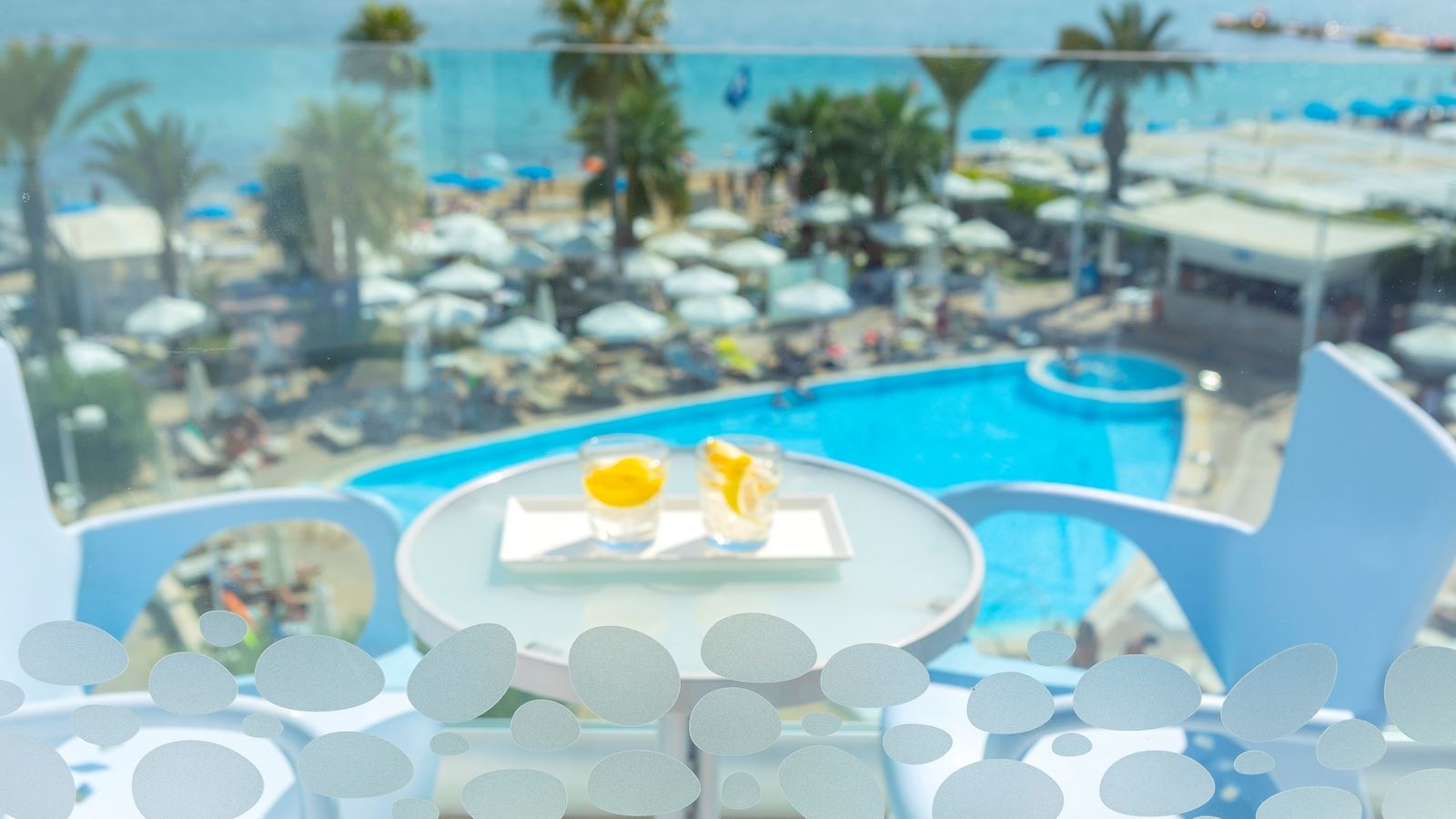 rooms-superior-room-seaview-balcony