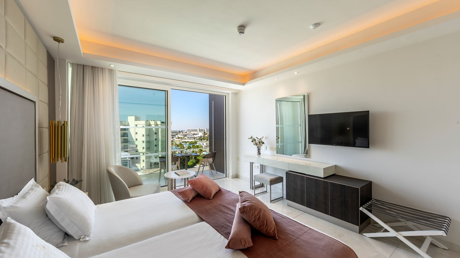 rooms-superior-room-balcony